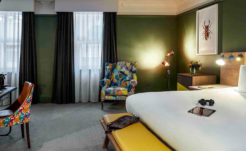 Double bedroom at Mercure Bristol Grand Hotel